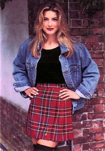 Tartan Skirt Outfit, 90s Outfit Inspiration, Tartan Clothing, Plaid Skirt Outfit, Kilt Outfits, Scottish Fashion, Tartan Skirt, Fashion Top Outfits, Outfit 90s