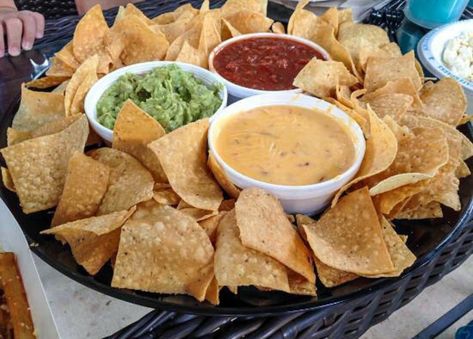 Pinterest @sweetness Salsa Aesthetic, Chips Aesthetic, Salsa And Chips, Chips And Dip, Fast Food Items, Trendy Food, Bon Appetite, Food Goals, Food Is Fuel