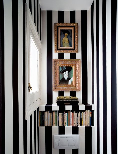 black & white stripes ❥ via #martablasco ❥ http://pinterest.com/martablasco/ Stripe Wall, Latest Interior Design Trends, Striped Room, Striped Walls, Guest Toilet, Modern Toilet, Black And White Interior, Toilet Design, Design Del Prodotto