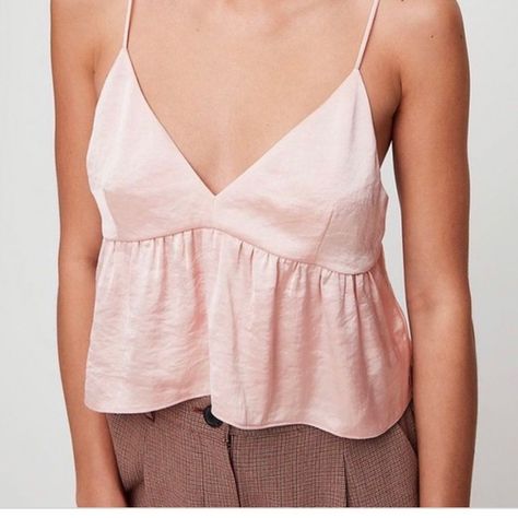 Aritzia - Sedum top Dress Websites, Moon Lover, Peplum Crop Top, Aritzia Tops, Diy Sewing Clothes, Fashion Nova Jeans, Diy Couture, Women Shirts Blouse, Tee Dress