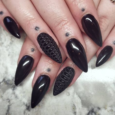 Black Snake Skin Nails, Black Gothic Nails, Snakeskin Nails, Snake Skin Nails, Black Snake Skin, Gothic Nails, Mother Tattoos, Skin Nails, Black Snake