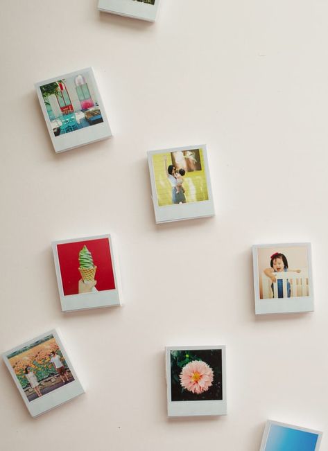 Polaroid Magnets, Diy Polaroid, Polaroid Diy, Mini Polaroid, Diy Magnets, Diy Stocking Stuffers, Diy Stockings, Mini Magnets, Polaroid Pictures