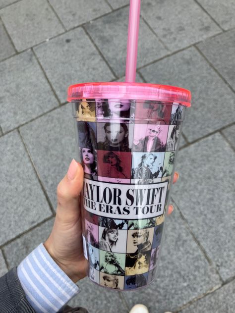 Taylor Swift Cup, Taylor Swift Aesthetics, Swiftie Aesthetic, Taylor Core, Eras Tour Taylor Swift, Eras Tour Taylor, Girl Soft, Taylor Swift Eras Tour, Taylor Swift Eras