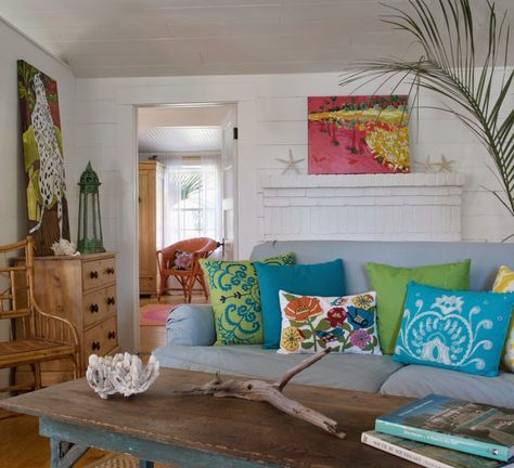 Jane Coslick Cottages Beach Cottage Style Decor, Colorful Beach House, Beach House Living Room, House Of Turquoise, Coastal Living Rooms, Beach Cottage Decor, Home Theaters, Beach House Ideas, Beach Cottage Style