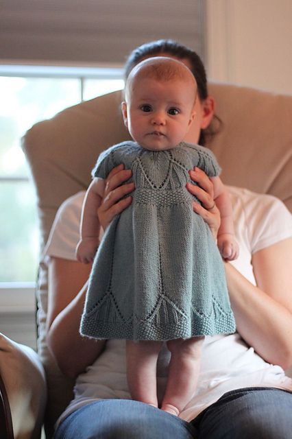 Ravelry: TinyPurls Sweet Caitlin. Clara dress. Cutest. Baby. Ever! (Well, except for mine!) Diy Sy, Haken Baby, Knitted Wit, How To Purl Knit, Knitted Dress, Knitting For Kids, Baby Outfits, Knitting Accessories, Knit Or Crochet