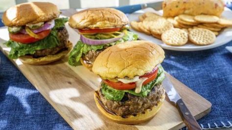 Kardea Brown shares the recipe behind her Pimento Cheese-Stuffed Burgers. Pimento Cheese Burger, Delicious Miss Brown, Cheese Stuffed Burgers, Kardea Brown, Stuffed Burgers, Backyard Grill, Brown Food, Pimento Cheese Recipes, Pimiento Cheese