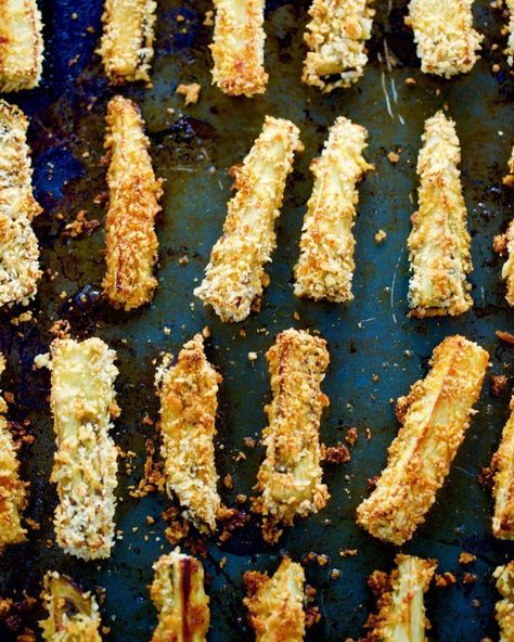 Crispy Baked Parmesan Eggplant Fries Homemade Crispy Fries, Zucchini Pommes, Eggplant Fries, Parmesan Fries, Crispy Fries, Popular Dishes, Healthy Sweet Snacks, Roasted Vegetable Recipes, Oil Drop