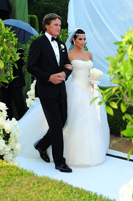 Kim Kardashian clarifies wedding on Twitter | HELLO! Kim Kardashian Wedding Dress, Father Of The Bride Attire, Kris Humphries, White Tulle Wedding Dress, Kim Wedding, Kardashian Wedding, Kim Kardashian Wedding, Celebrity Wedding Photos, Bride Attire