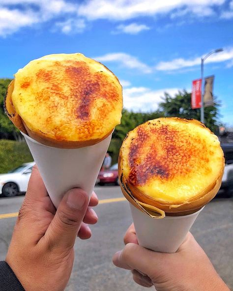 ClickApp™ on Instagram: “Crème Brûlée Crepe Cones 🔥🍮 these are stuffed with vanilla ice cream and Nutella and strawberries in one and Nutella and bananas in the…” Crepe Brulee, Fancy Ice Cream, Fair Food Recipes, Ice Cream Flavors, Food Crafts, Creme Brulee, The Glory, Food Presentation, Churros