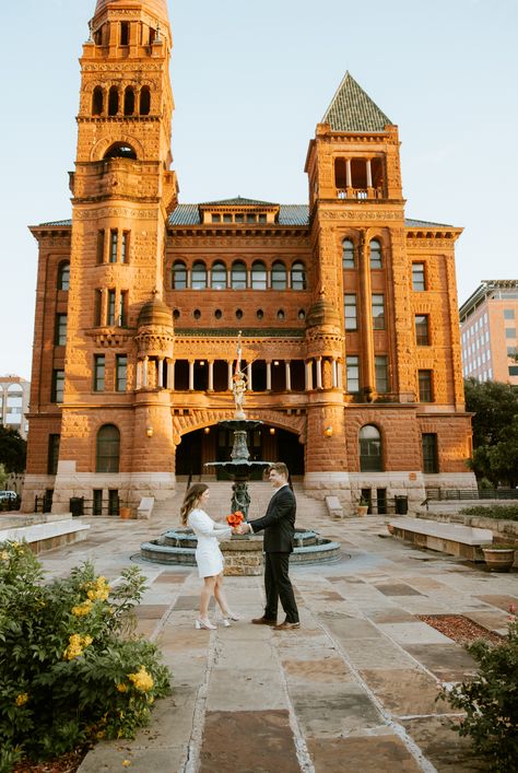 San Antonio, Texas has a beautiful courthouse, perfect backdrop for a sweet city elopement. San Antonio is a charming historic city perfect for a city elopement. Downtown San Antonio Engagement Photos, San Antonio Elopement, Houston Elopement, San Antonio Engagement Photos, San Antonio Hotels, Courthouse Wedding Photos, Courthouse Elopement, City Elopement, Downtown San Antonio