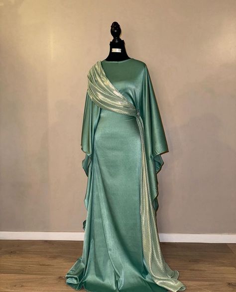 Somali Dress Fashion, Hijabi Wedding Guest Outfit, Hijab Wedding Guest Outfit, Bubu Gown Styles, Modest Dresses Fashion, Desi Wedding Dresses, Mode Turban, African Inspired Clothing, Muslim Fashion Hijab Outfits