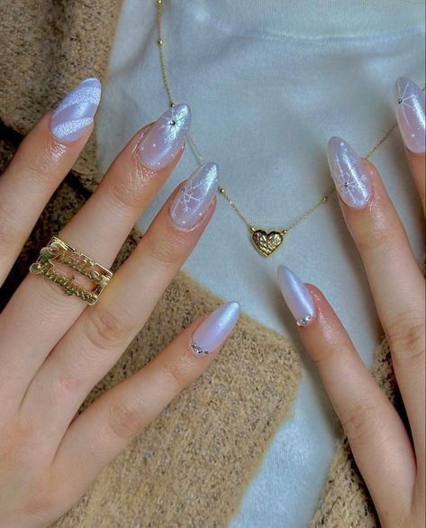 Chrimbo Nails, Snow Nails Winter, Winter Aesthetic Nails, Snowy Nails, Winter Wonderland Nails, Heavenly Nails, Acrylic Nails Almond Shape, Nail 2023, Snow Nails