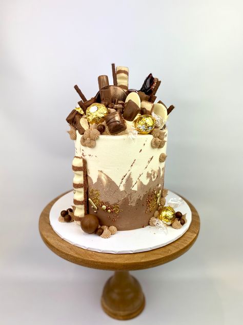 Brown And Gold Cake, Chocolate And Gold Cake, Ombré Cake, Caramel Ombre, Chocolate Cake Designs, Chocolate Drip Cake, Ombre Cake, 18th Birthday Cake, Birthday Cakes For Men