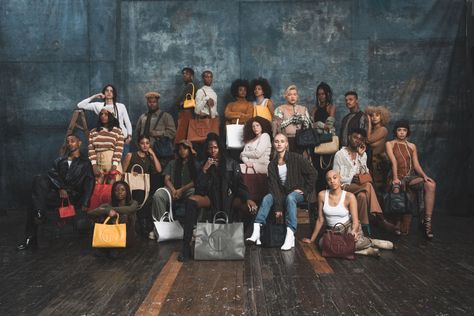 How Telfar’s Shopping Bag Became the ‘Bushwick Birkin’ Parker Kit Hill, Bag Photoshoot, Telfar Bags, Uni Fashion, Telfar Bag, Housewives Of New York, Luxury Marketing, Img Models, Vogue Magazine