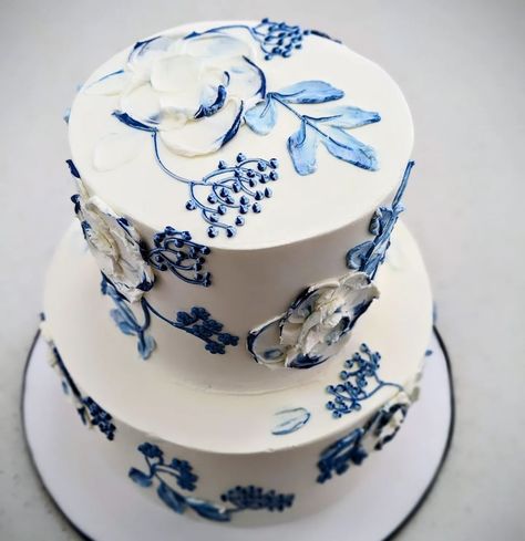 Shelby Lynn's Cake Shoppe | Chinoiserie inspired buttercream 💙🤍 #chinoiserie #paletteknifepainting #paletteknifecake #paletteknifeflowers #blueandwhitecrush... | Instagram Chinoiserie Cake, Single Tier Wedding Cake, Shelby Lynn, Cake Competition, Blue Birthday Cakes, Competition Winner, Chinoiserie Christmas, Grand National, Blue Birthday