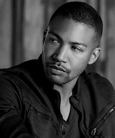 #Charles Michael Davis #The Originals #Marcel Gerard #Black and White Marcel Vampire Diaries, Marcel The Originals, Marcel Gerard, Charles Michael Davis, The Originals Tv, Vampire Academy, The Originals Characters, Vampire Diaries The Originals, Big Shot