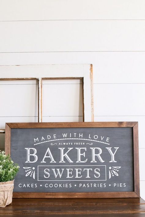 Farmhouse Wood Signs, Farmhouse Wood Sign, Talk Of The Town, Shabby Chic Vintage, Chic Kitchen, Shabby Chic Kitchen, Farmhouse Style Kitchen, Country Style Homes, Home Decor Signs