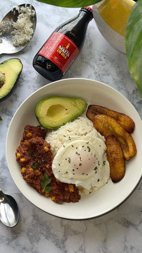 Puerto Rican Breakfast Ideas, Puerto Rico Breakfast, Puerto Rico Food Recipes, Puerto Rican Breakfast Recipes, Puerto Rican Meals, Boricua Aesthetic, Andrea Aesthetic, Healthy Caribbean Food, Puerto Rican Aesthetic