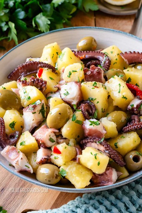 Octopus Salad or Insalata di Polpo is an Italian seafood classics. Tender, juicy and flavorful this octopus salad is one of a kind. Keep it simple for an antipasto or go extra and turn it Italian Octopus, Cod Stew, Italian Seafood, Octopus Recipes, Octopus Salad, Ceviche Recipe, Italian Recipe, Seafood Appetizers, Seafood Salad