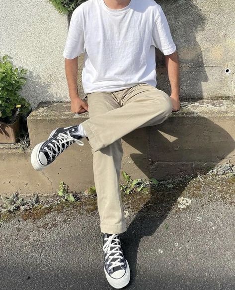 Streetwear Fashion With Converse, Converse And Jeans Outfit Men, Men Outfit Converse, Mens Outfit Inspiration Summer 2024, Boy Style Outfits Casual, Outfits To Wear With Converse, Converse Outfit Men Street Style, Streetwear Men Outfits Street Fashion, Khaki Pants Outfit Men