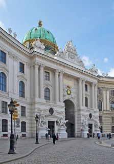 Spukorte in Wien, Hofburg, Habsburger Vienna Hofburg Palace, Vienna Buildings, Vienna Hofburg, Hofburg Palace Vienna, Vienna Aesthetic, Hofburg Palace, Vienna Waits For You, Vienna Travel, Neoclassical Architecture