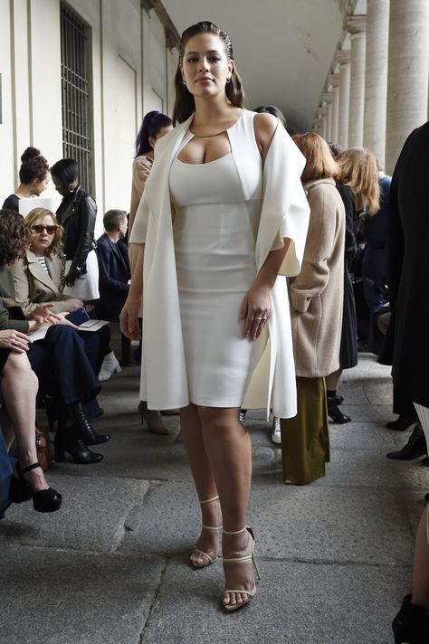 Ashley Graham Ashley Graham Style, Trendy Swimwear, Ashley Graham, Milano Fashion Week, Celebrity Outfits, Milan Fashion, Curvy Fashion, Milan Fashion Week, Other People