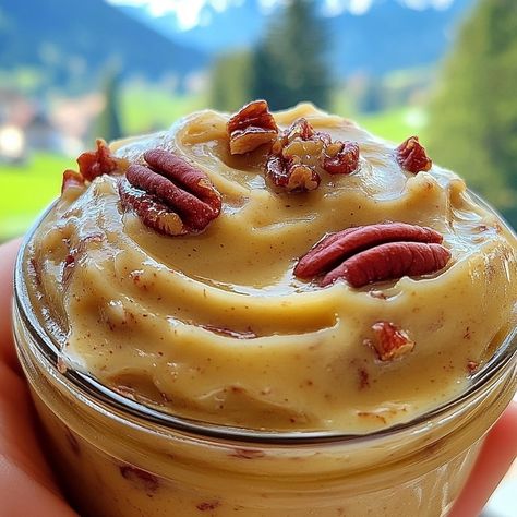 Pecan Praline Honey Butter - SavorySplash Pecan Praline Honey Butter, Pecan Honey Butter Recipe, French Coconut Pie, Gift Recipes, Butter Recipes Homemade, Honey Butter Recipe, Praline Recipe, Pie Dip, Pecan Praline