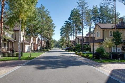 Landscape And Urbanism Architecture, Small Apartment Building, Eco City, Small Town Life, Landscape And Urbanism, New England Homes, Street Design, City Design, Facade Design