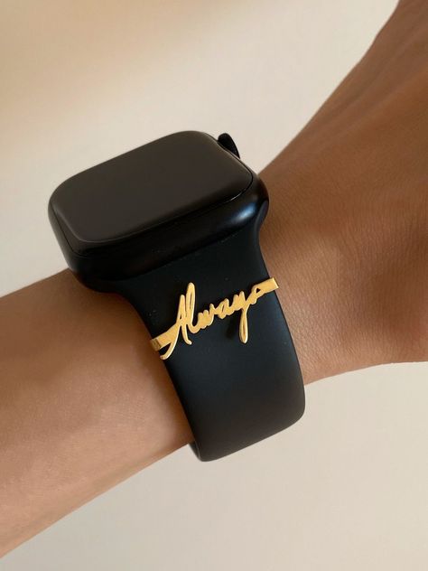 Personalized Apple Watch Band Charm, Custom A Bracelet Rings, Necklace Aesthetic, Fantasy Earrings, Aesthetic Gold, Aesthetic Rings, Bracelets Ideas, Men Bracelets, Bracelet Apple Watch, Engagement Earrings