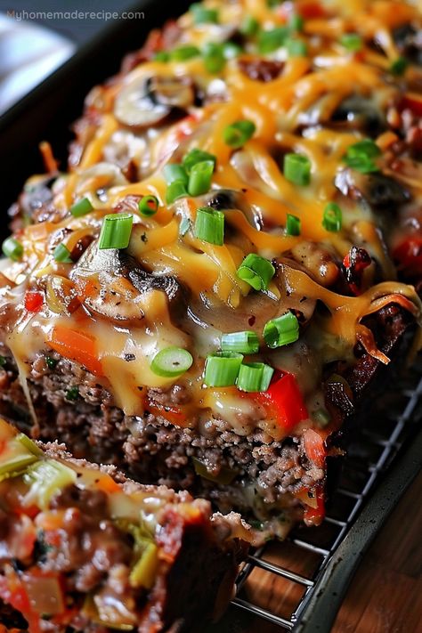 Delicious Philly Cheesesteak Meatloaf Recipe For Comfort Food Lovers - My Home Made Recipe Philly Cheese Steak Meatloaf, Steakhouse Meatloaf, Cheesesteak Meatloaf, Savory Meatloaf, Meatloaf Topping, Classic Meatloaf, Philly Cheesesteak, Crispy Onions, Meatloaf Recipe