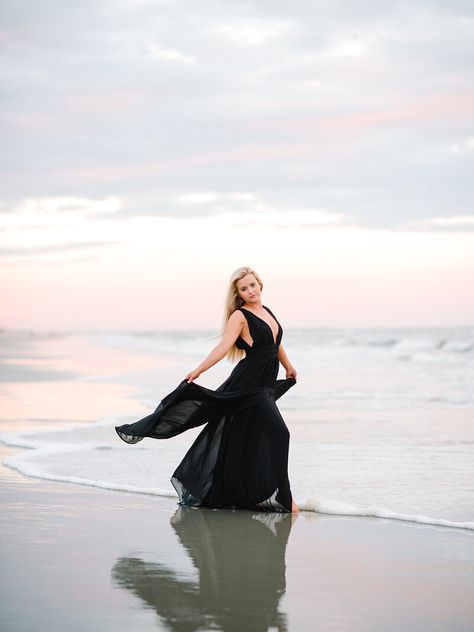 Pasha Belman Photography, Creative Senior Pictures, Sunset Beach Pictures, Beach Editorial, Myrtle Beach Wedding, Bridesmaid Photoshoot, Beach Photography Poses, Beach Shoot, Senior Pictures Poses