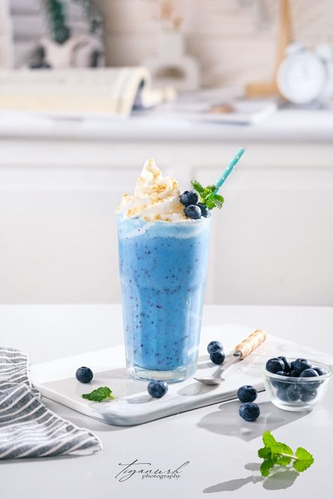 Beverages photography, cold drink, milkshake Milkshake Photography, Smoothie Photography, Beverages Photography, Drink Milkshake, Blueberry Milkshake, Juice Menu, Blue Cafe, Food Photography Tutorial, Blue Drinks