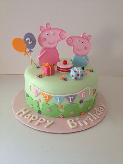 Tortas Peppa Pig, Bolo Da Peppa Pig, Peppa Pig Birthday Party Decorations, Greta Gris, 4de Verjaardag, Peppa Pig Birthday Cake, Second Birthday Cakes, Pig Birthday Cakes, Torte Decorate