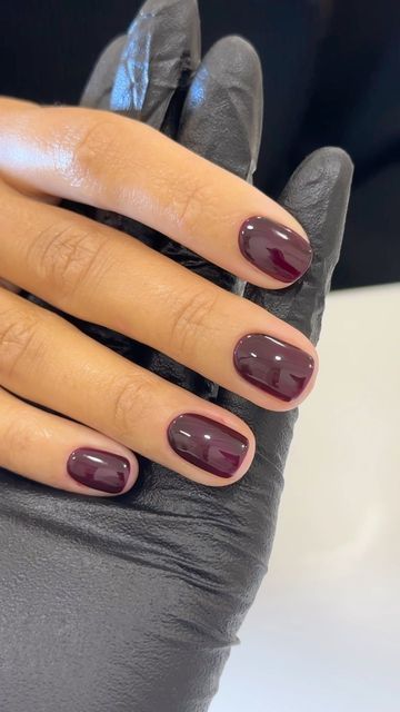 Pinotage Nails, Manicure Ideas For Natural Nails, Gel Nails Natural Nail, Short Chic Nails, Short Manicure, Best Fall Nails, Simple Manicure, Natural Nails Manicure, Kutek Disney