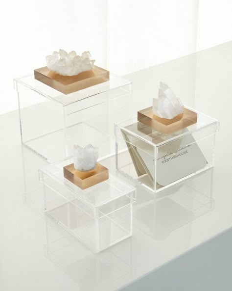 Natural Quartz Storage Boxes Perfume Experience, Mall Kiosk, Geode Wedding, Desk Stationery, Product Display, Table Display, Desktop Accessories, Desk Design, Display Design