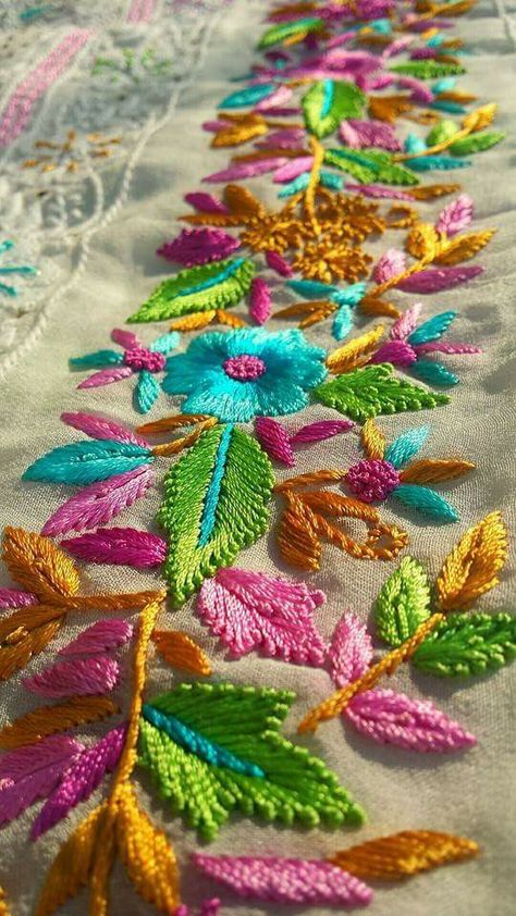 H Hand Beaded Embroidery, Hand Embroidery Videos, Handmade Embroidery Designs, Hand Work Embroidery, Embroidery Neck Designs, Pola Sulam, Hand Embroidery Flowers, Embroidery Flowers Pattern, Embroidery Motifs