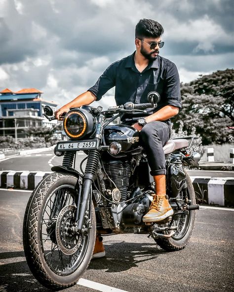 Royal Enfield Photography Men, Royal Enfield Photoshoot, Bullet Poses For Men, Cool Hairstyles For Boys, Mens Photoshoot, Portfolio Shoot, Honda Scrambler, Grill Gate, Biker Photography