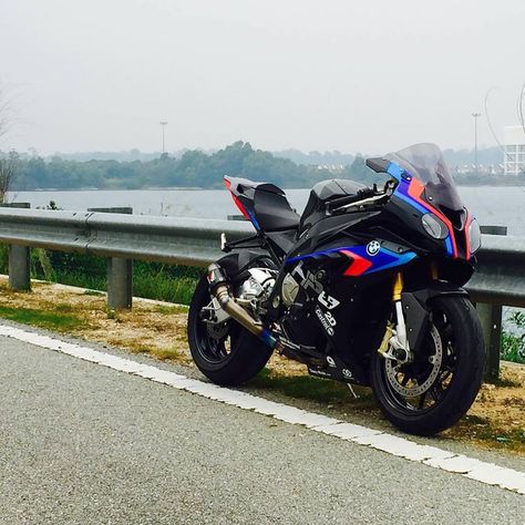 BMW S1000RR Black Series Bmw S1000rr Custom, Bmw S1000rr Black, S1000rr Black, Xe Ducati, Image Moto, Stunt Bike, Custom Sport Bikes, Yamaha Bikes, Bmw Motors