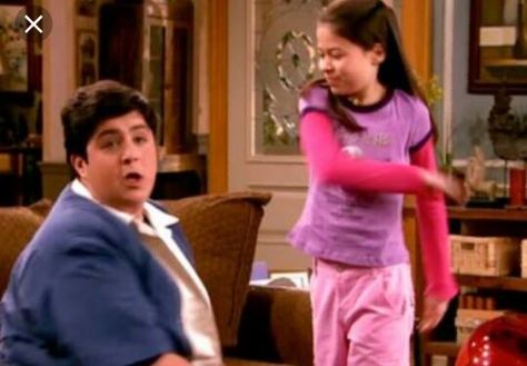 Drake And Josh Megan, Icarly And Victorious, Drake & Josh, Drake And Josh, Drake Bell, Meme Comics, Nickelodeon Shows, Grumpy Cat Humor, Miranda Cosgrove