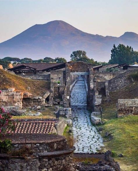 Pompeii Italy Photography, Pompeii Photography, Pompeii Aesthetic, Pompeii Pictures, Pompei Italy, European Bucket List, Pompeii Ruins, Italy 2023, Pompeii Italy