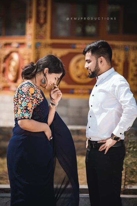 Pre Wedding Photoshoot Outdoor Indian, Couple Wedding Photos, Western Couples, Couples Pic, Designer Desk, Crown Png, Prewedding Photoshoot, Maternity Photography Poses Pregnancy Pics, Pre Wedding Photoshoot Outfit