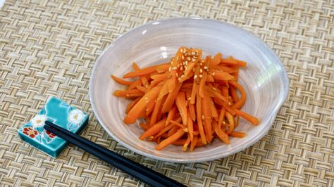 Japanese Carrots, Braised Carrots, Carrot Recipe, Recipe Japanese, Main Salad, Pork Seasoning, Brown Sauce, Cooked Carrots, Japanese Recipes