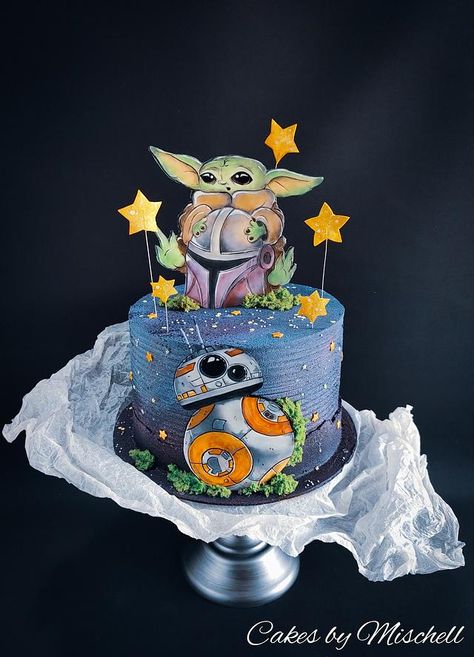 Star Wars Cake Yoda, Yoda Cake, Star Wars Birthday Cake, Movie Cakes, Star Wars Halloween, Tall Cakes, 3d Cake, Star Wars Cake, Star Wars Birthday Party