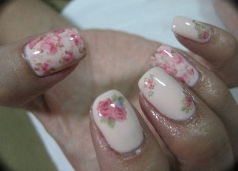 fine china English Rose Makeup, Shabby Chic Nails, China Nail Art, Nail Decals Designs, Nails 2016, China Nails, Band Nails, Rose Makeup, Vintage Nails