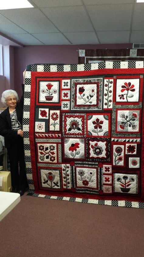 Stitcher's Garden on Pinterest | Quilts, Gardens and Red And White Stitchers Garden Quilt, Garden Quilts, Black And White Quilts, White Quilts, Red And White Quilts, Flower Quilts, Sampler Quilts, Garden Quilt, Red Quilts