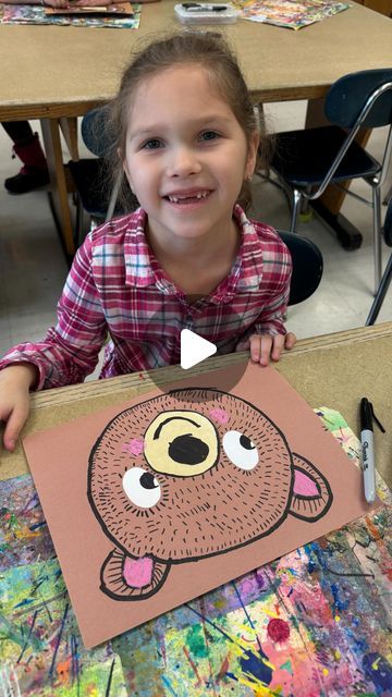 Katie Allain 🎨 on Instagram Bear Directed Drawing Preschool, Bear Art Kindergarten, Bear Directed Drawing, Directed Drawing For Kids, Draw A Bear, Bear Craft, First Grade Art, Thanksgiving School, Directed Drawing