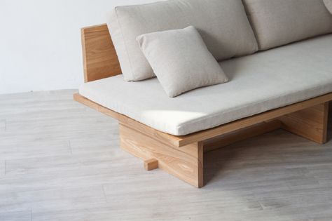 Blank Sofa is a minimal sofa created by South Korea-based designer Hyung Suk Cho. Minimal Sofa, Japanese Sofa, Korean Furniture, Brown Furniture Bedroom, Furniture Design Sketches, Minimalist Sofa, Japanese Furniture, Furniture Logo, Korean Design