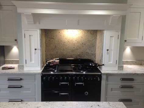 1909 In-frame Mantle in Chalk with Range Cooker Range Cooker Canopy, Hidden Cooker Hood, Cooker Mantle Ideas, Range Cooker Surround, Kitchen Mantle Ideas, Cooker In Chimney Breast, Light Grey Shaker Kitchen, Black Range Cooker, Grey Shaker Kitchen