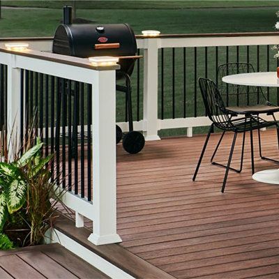 【Prime Aluminum Alloy Material】- Deck balusters constructed with durable Aluminum Alloy material, warp-proof, rust-proof, and corrosion-proof for long-term usage. The sturdy material can efficiently improve the security of your deck. 【32.25 x 1 inch】- Our metal deck railing measure 32.25 "/82 cm in length, 1"/2.5 cm in width and 0.1"/0.25 cm in Thickness, that will fit for most railing frames. 【Stylish Deck Balusters】- Wave curved shape and matte black color will create a unique deck or porch ra Deck With Metal Spindles, Wood And Aluminum Deck Railing, Wood Deck With Composite Railing, Decks With Cable Railing, White House Black Porch Railing, Front Porch Banisters And Railings, Rebar Railing Porch, Modern Farmhouse Porch Railing, Farmhouse Veranda