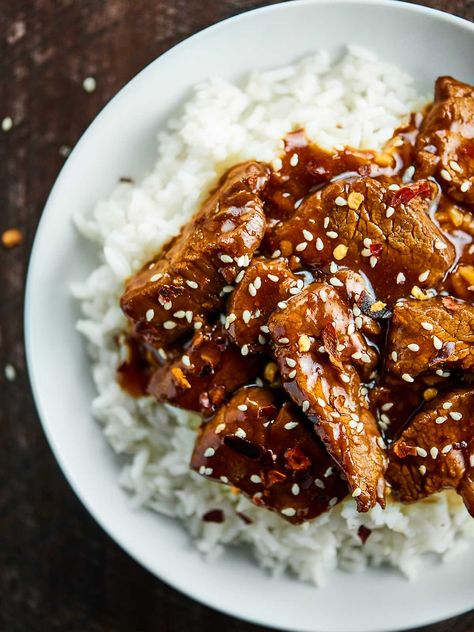 Easy Mongolian Beef Recipe - 30 Minute Meal Easy Mongolian Beef Recipe, Diced Beef Recipes, Easy Mongolian Beef, Indian Beef Recipes, Mongolian Beef Recipe, Mongolian Beef Recipes, Beef Steak Recipes, Healthy Beef Recipes, Mongolian Beef